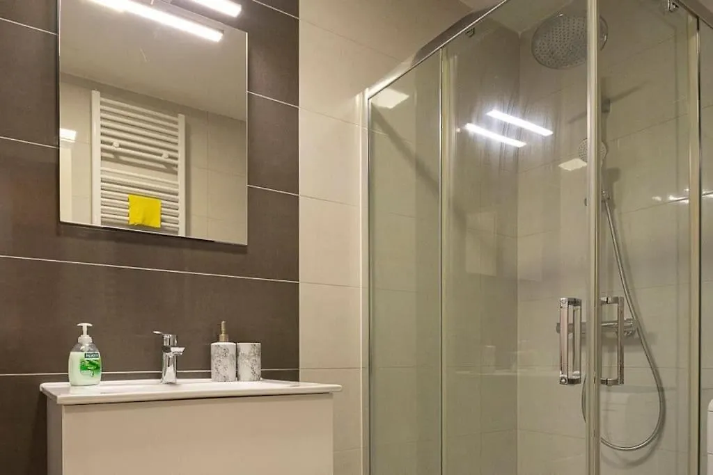 Delux Apartman Pula 0*,  Croatia